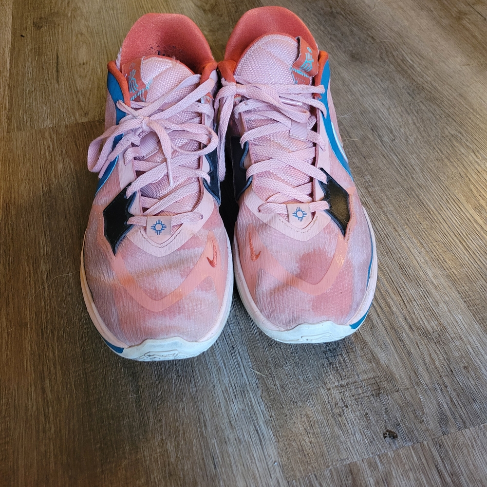 Nike Kyrie Low 5 Light Madder Root - Picture 2 of 7